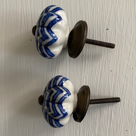 Hand Painted Blue White Ceramic Flower Drawer Cabinet Knob Pulls Set Summer Chic - Picture 4 of 8